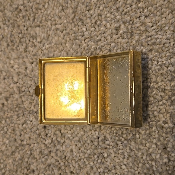 Tiny Trinket Box 1.5" - Picture 5 of 5